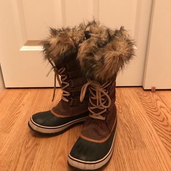 Joan of Arctic Sorel Boots - Picture 2 of 6